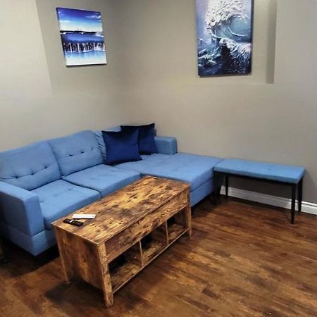 Blue Wave 2 Bedroom Suite Saskatoon Bagian luar foto