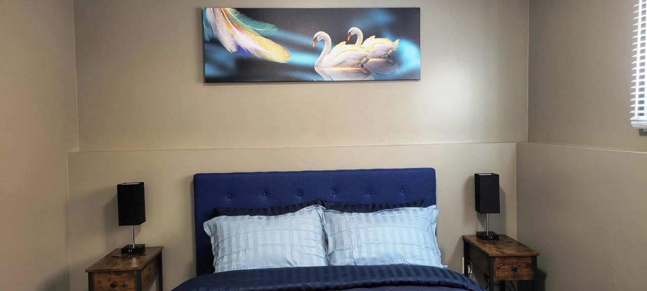 Blue Wave 2 Bedroom Suite Saskatoon Bagian luar foto