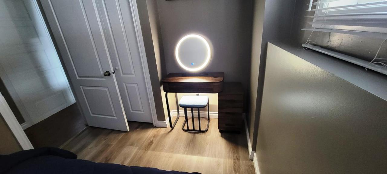 Blue Wave 2 Bedroom Suite Saskatoon Bagian luar foto