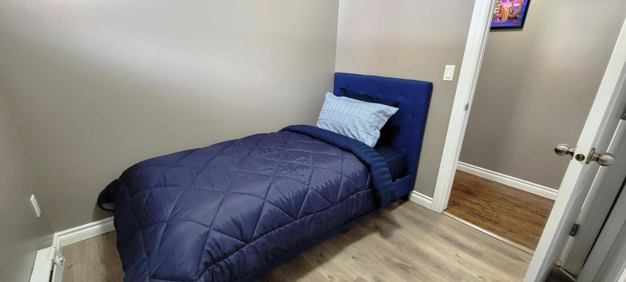 Blue Wave 2 Bedroom Suite Saskatoon Bagian luar foto